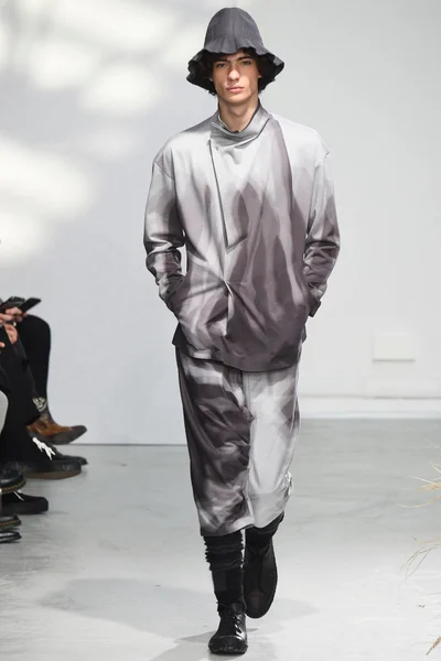 Look 13